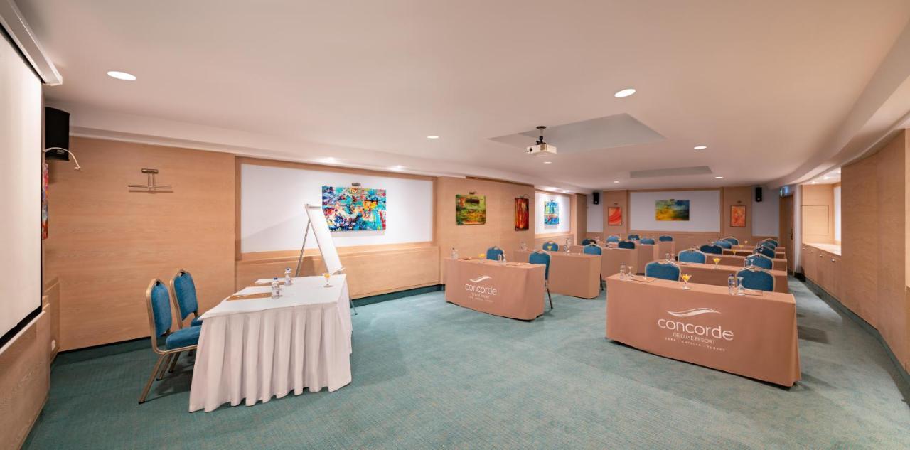 Concorde De Luxe Resort 5*